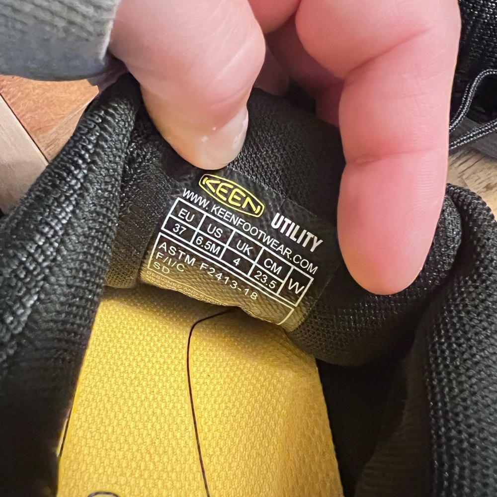 KEEN Men's Black and Gray Sneakers - Picture 5 of 5